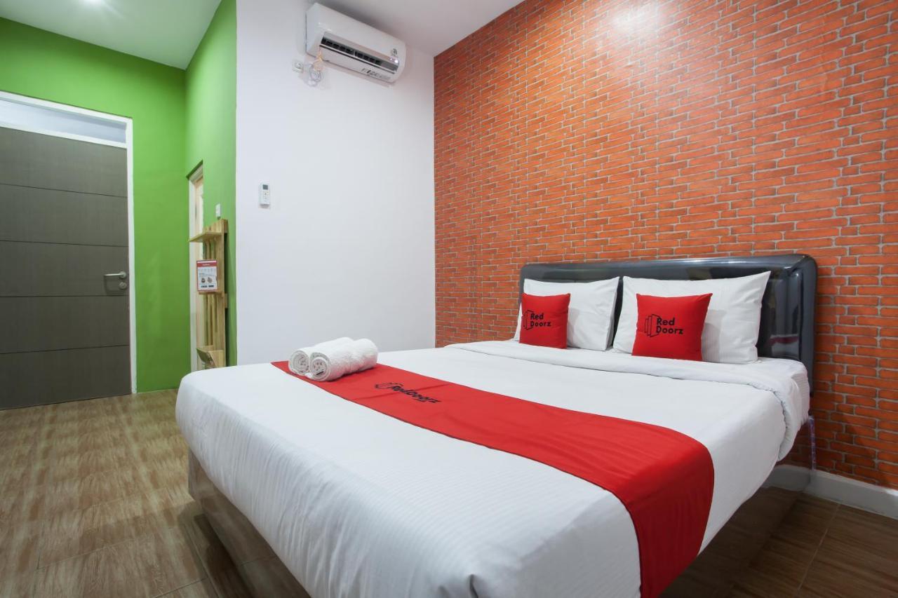 Reddoorz Plus @ Raya Sengkaling Malang Extérieur photo
