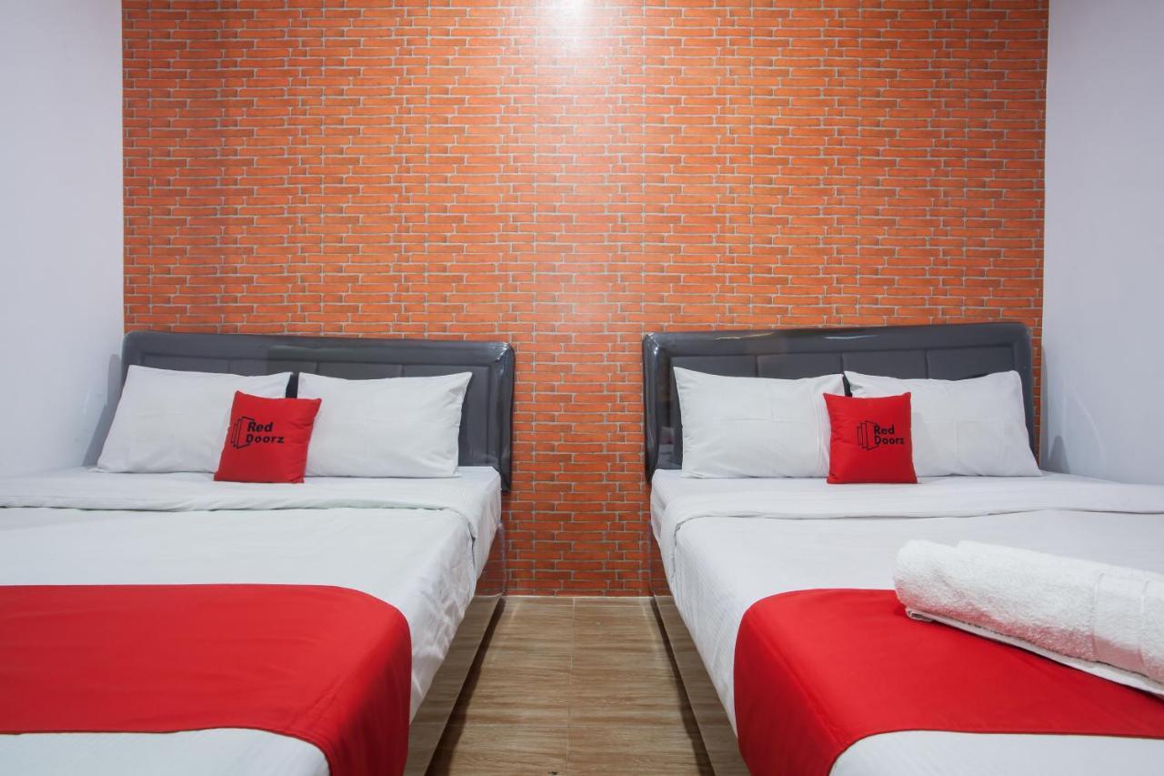 Reddoorz Plus @ Raya Sengkaling Malang Extérieur photo